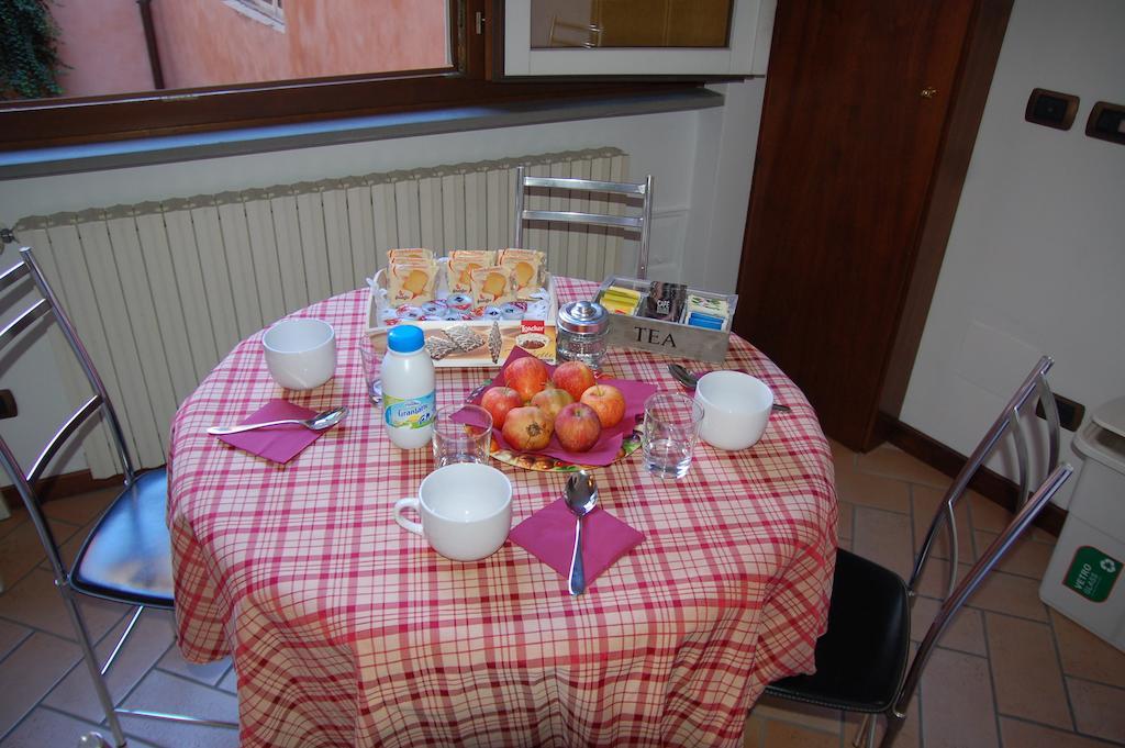 La Rosa Scarlatta Appartement Bergamo Kamer foto