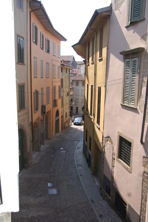 La Rosa Scarlatta Appartement Bergamo Kamer foto